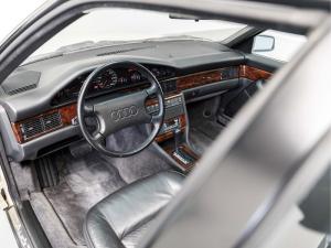 Audi V8 1990 года  (EU)